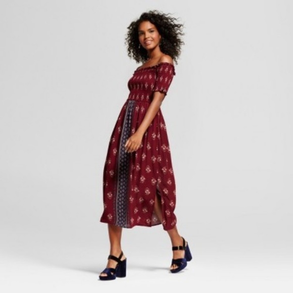 Dresses & Skirts - Maxi Dress Off Shoulder Size Large Stripe